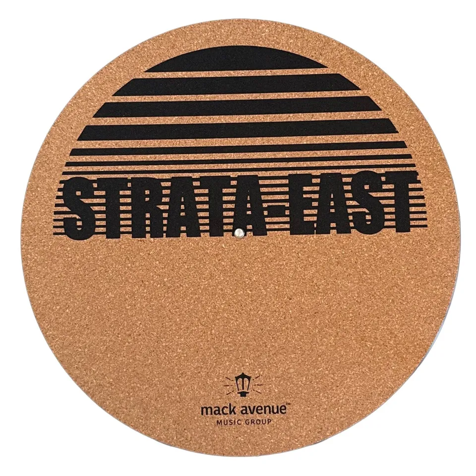 Strata-East Limited Edition tappetino sughero 12" logo